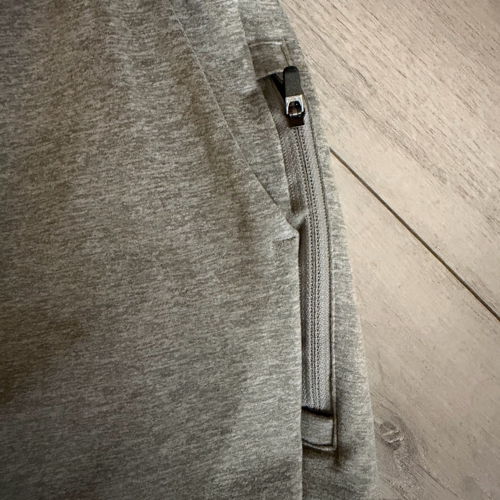 Vuori Men's Gray Sweatpants XL - Picture 3 of 4